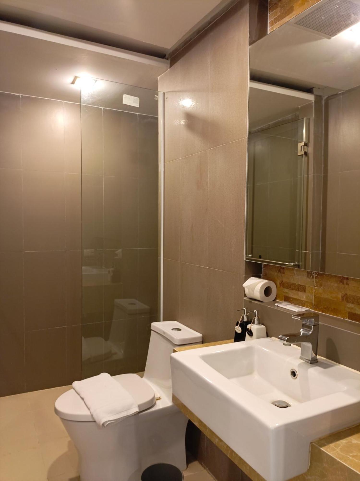 Wisdom Hotel & Residence Районг Екстер'єр фото